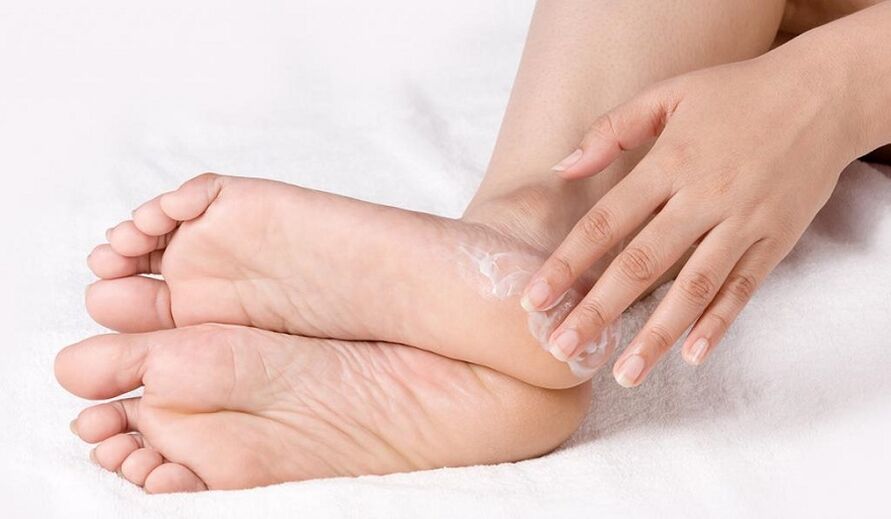 foot fungus treatment with ointment